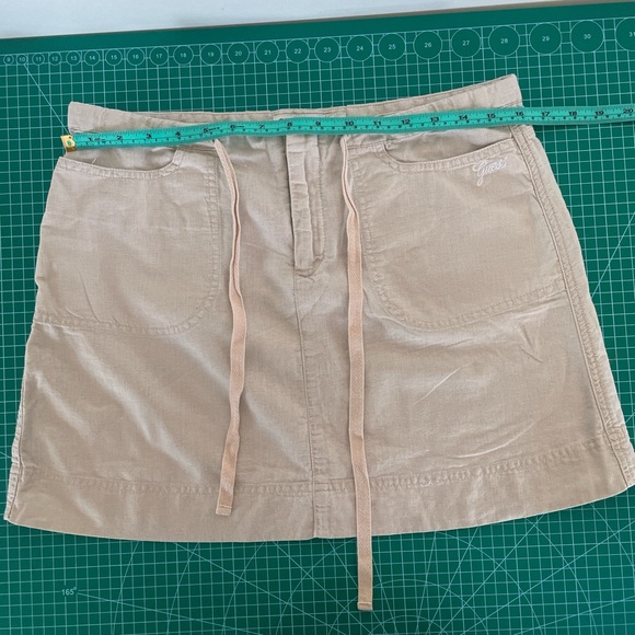 Guess mini beige skirt - Picture 2 of 6